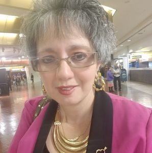 Meet your Posher, Nora